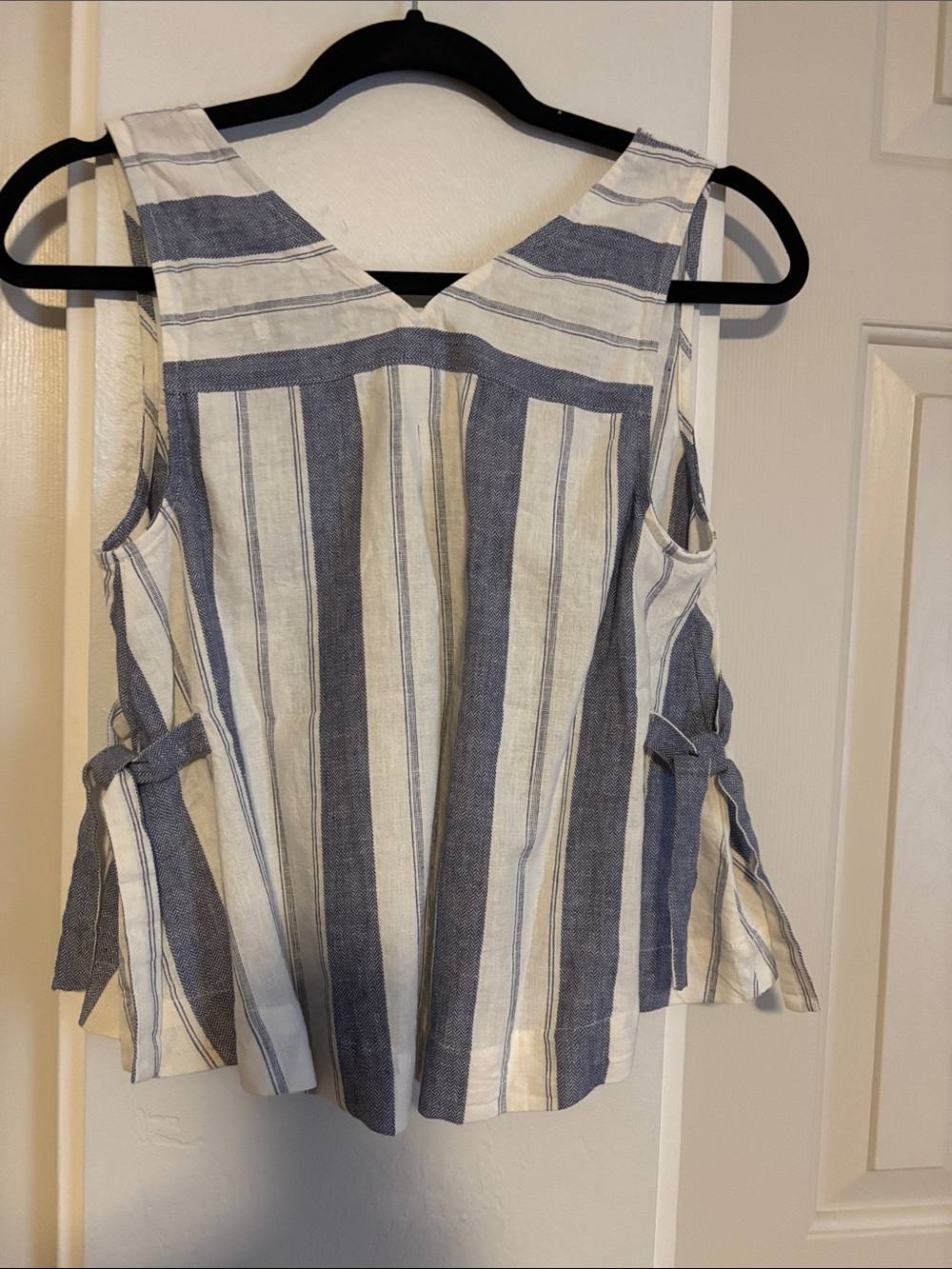 Madewell Blue and White Striped V-Neck Tank-NWT - Picture 4 of 4